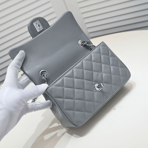 シャネルバッグ角部分ディテール